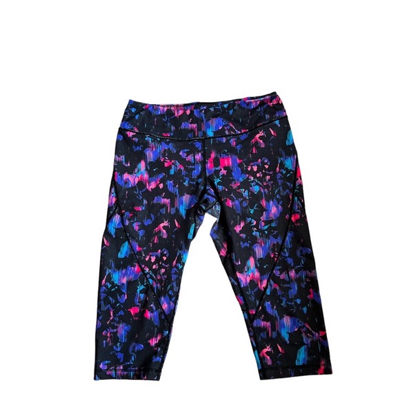 Zella Under Armour | Bundle of 2 Cropped Athletic Leggings size Medium - Picture 4 of 10